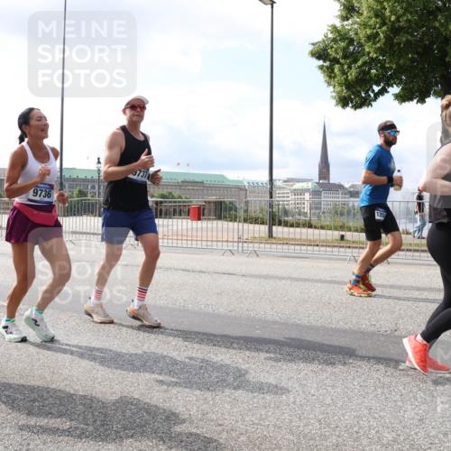 29.06.2025 - hella hamburg halbmarathon Lena Gebhardt http://msf.ph/oto/8420306 29.06.2025 10:05:41 Lombardsbrücke 9738, 9736, 737, 1292, 1229, 1448, 1830, 1842, 1863, 1936, 1981, 2288, 2298, 2471, 2540, 2624, 3461, 3578, 3929, 4014, 4169, 4220, 4782, 5073, 5762, 6059, 8894, 8909, 9075, 9165, 9339, 9477, 9559, 9680, 9736, 9737, 9738, 9917, 10343, 10694, 10791, 10998, 11784, 11873, 11958, 12557, 13221, 14465, 14642, 16092, 16478, 16546, 16847, 17731, 17740, 17885, 18616, 18617, 18857, 18973, 19034, 19248 meine-sportfotos.de