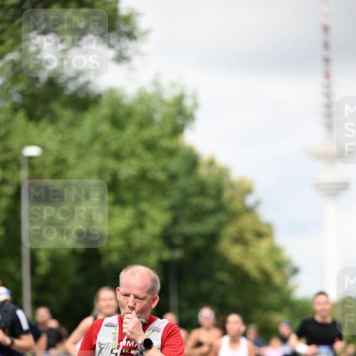 29.06.2025 - hella hamburg halbmarathon Dr. Thomas Lammeyer http://msf.ph/oto/8420327 29.06.2025 10:46:53 Kennedybrücke 1360, 1752, 1994, 2069, 2134, 2509, 3276, 3326, 3378, 3568, 3874, 4385, 4680, 4735, 4736, 5419, 6136, 6440, 6828, 7022, 7023, 7040, 7043, 7260, 7357, 7477, 7666, 8014, 8525, 8526, 9644, 9980, 10532, 10623, 10842, 11074, 11075, 11331 meine-sportfotos.de