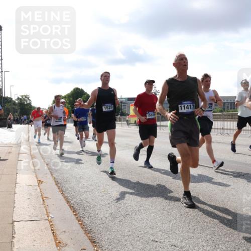 29.06.2025 - hella hamburg halbmarathon Lena Gebhardt http://msf.ph/oto/8420332 29.06.2025 09:51:34 Lombardsbrücke 1520, 15828, 11417, 542, 1136, 1256, 1520, 1570, 1903, 1912, 1920, 1941, 2579, 2653, 2880, 2972, 3437, 3523, 3700, 4297, 4634, 4759, 4843, 4854, 4865, 4888, 4889, 4991, 4999, 5275, 5375, 5387, 5410, 6490, 6593, 6721, 6901, 7092, 7105, 7363, 7378, 7693, 7962, 8319, 8346, 8871, 8900, 9114, 9262, 9313, 9364, 9371, 9755, 9885, 10319, 10375, 10415, 10480, 10669, 10934, 11021, 11049, 11417, 11714, 11907, 11959, 12153, 12623, 12711, 14201 meine-sportfotos.de