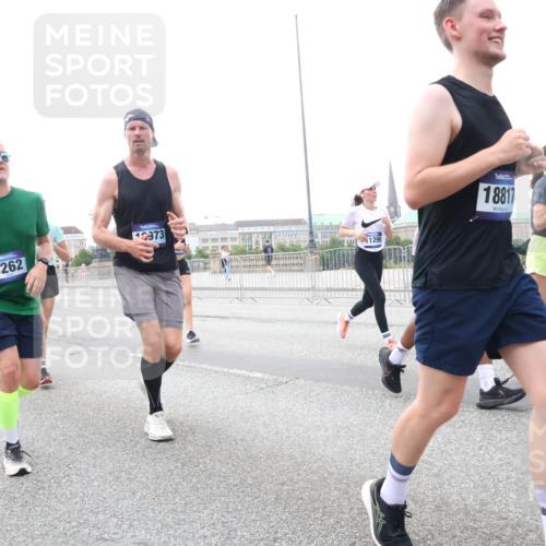 29.06.2025 - hella hamburg halbmarathon Lena Gebhardt http://msf.ph/oto/8420354 29.06.2025 10:52:24 Lombardsbrücke 1328, 6492, 973, 5262, 1299, 18817, 1418, 1826, 1978, 2362, 2420, 2528, 2983, 3038, 3140, 3645, 4087, 4273, 4436, 4591, 4598, 4606, 4815, 5062, 5262, 5360, 6386, 6403, 6404, 6406, 6456, 6671, 6985, 7511, 7682, 7690, 7691, 7735, 7812, 8194, 8196, 8250, 8251, 8621, 9068, 9070, 9103, 9368, 9460, 9730, 9731, 10080, 10296, 10342, 10392, 10533, 10600, 10634, 10673, 10884, 10928, 11084, 11126, 11127, 11297, 11375, 11736, 11899, 11974, 12546, 12558 meine-sportfotos.de
