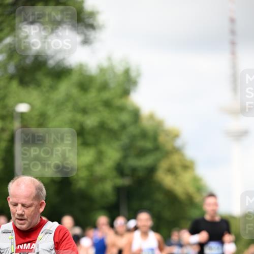 29.06.2025 - hella hamburg halbmarathon Dr. Thomas Lammeyer http://msf.ph/oto/8420372 29.06.2025 10:46:54 Kennedybrücke 1360, 1752, 1994, 2069, 2134, 2509, 3276, 3378, 3874, 4385, 4680, 4735, 4736, 5419, 6136, 6440, 6828, 6837, 7022, 7023, 7040, 7043, 7260, 7357, 7477, 7666, 8014, 8525, 8526, 9644, 9980, 10532, 10623, 10842, 11074, 11075, 11331 meine-sportfotos.de