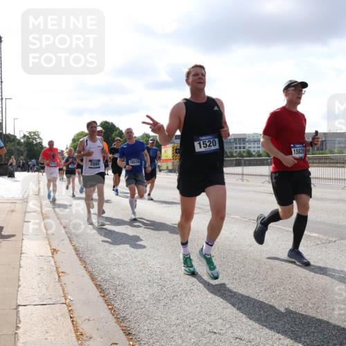 29.06.2025 - hella hamburg halbmarathon Lena Gebhardt http://msf.ph/oto/8420395 29.06.2025 09:51:35 Lombardsbrücke 1520, 9114, 2880, 18539, 15828, 1554, 1136, 1520, 1570, 1903, 1912, 1920, 1941, 2653, 2880, 2972, 3437, 3523, 3700, 4297, 4634, 4759, 4843, 4854, 4865, 4888, 4889, 4991, 4999, 5275, 5375, 5410, 6490, 6593, 6721, 6901, 7092, 7105, 7363, 7378, 7693, 7962, 8319, 8346, 8871, 8900, 9114, 9262, 9313, 9364, 9371, 9755, 9885, 10319, 10375, 10480, 10669, 10934, 11021, 11049, 11417, 11714, 11907, 11959, 12153, 12623, 12711, 14201 meine-sportfotos.de