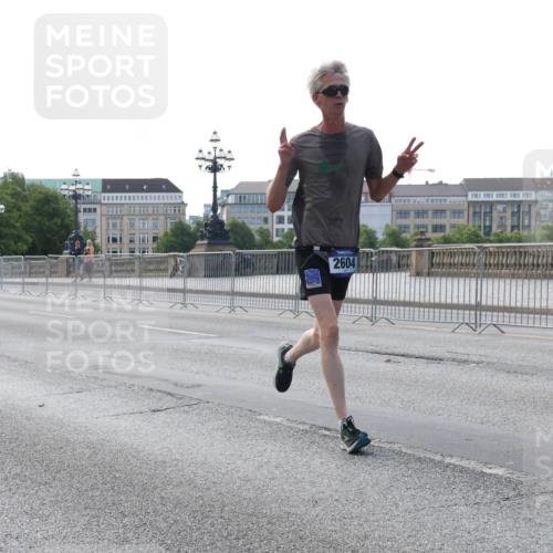 29.06.2025 - hella hamburg halbmarathon Lena Gebhardt http://msf.ph/oto/8420396 29.06.2025 09:42:01 Lombardsbrücke 2604, 1241, 2604, 2892, 4128, 4571, 6559, 7142, 7862, 10485, 10780, 11194, 11965, 12067, 12641, 13440, 13751, 13780, 14019, 14107, 14506, 16169, 16361, 16484, 17003, 17752, 18124, 18897 meine-sportfotos.de