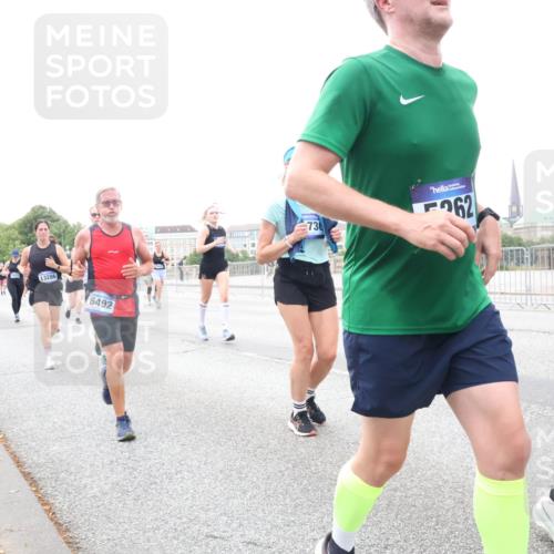 29.06.2025 - hella hamburg halbmarathon Lena Gebhardt http://msf.ph/oto/8420421 29.06.2025 10:52:25 Lombardsbrücke 13286, 6492, 736, 262, 1369, 1418, 1826, 1978, 2362, 2420, 2528, 2983, 3038, 3140, 3227, 3645, 4087, 4273, 4436, 4591, 4598, 4606, 4815, 5062, 5262, 5360, 6386, 6403, 6404, 6406, 6456, 6671, 6985, 7511, 7690, 7691, 7735, 7812, 8194, 8196, 8250, 8251, 8621, 9068, 9070, 9103, 9368, 9460, 9730, 9731, 10080, 10296, 10342, 10392, 10600, 10634, 10673, 10884, 10928, 11084, 11126, 11127, 11297, 11375, 11736, 11899, 11974, 12546, 12558 meine-sportfotos.de