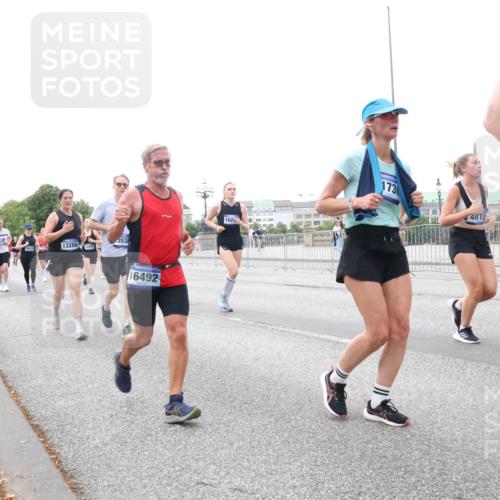 29.06.2025 - hella hamburg halbmarathon Lena Gebhardt http://msf.ph/oto/8420463 29.06.2025 10:52:25 Lombardsbrücke 13286, 3538, 16492, 1029, 173, 4815, 1369, 1418, 1826, 1978, 2362, 2420, 2528, 2983, 3038, 3140, 3227, 3645, 4087, 4273, 4436, 4591, 4598, 4606, 4815, 5062, 5262, 5360, 6386, 6403, 6404, 6406, 6456, 6671, 6985, 7511, 7690, 7691, 7735, 7812, 8194, 8196, 8250, 8251, 8621, 9068, 9070, 9103, 9368, 9460, 9730, 9731, 10080, 10296, 10342, 10392, 10600, 10634, 10673, 10884, 10928, 11084, 11126, 11127, 11297, 11375, 11736, 11899, 11974, 12546, 12558 meine-sportfotos.de