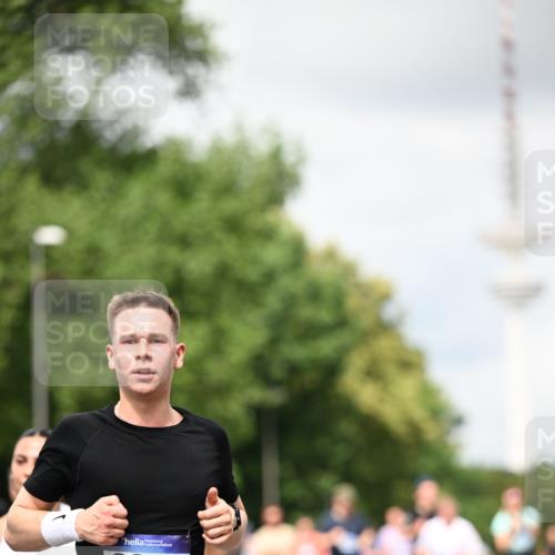 29.06.2025 - hella hamburg halbmarathon Dr. Thomas Lammeyer http://msf.ph/oto/8420488 29.06.2025 10:46:57 Kennedybrücke 1360, 1752, 1929, 1994, 2069, 2134, 2401, 2509, 2940, 2941, 3276, 3378, 3874, 4092, 4385, 4680, 4735, 4736, 4778, 5403, 5419, 6136, 6440, 6828, 6837, 7040, 7043, 7260, 7357, 7477, 7666, 8000, 8014, 8525, 8526, 9644, 9980, 10532, 10623, 10697, 10842, 11074, 11075, 11331 meine-sportfotos.de