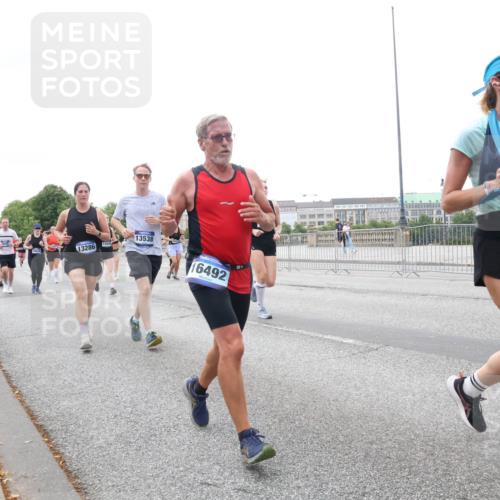 29.06.2025 - hella hamburg halbmarathon Lena Gebhardt http://msf.ph/oto/8420502 29.06.2025 10:52:26 Lombardsbrücke 13538, 13286, 16492, 17, 1369, 1418, 1826, 1978, 2362, 2420, 2528, 2983, 3038, 3140, 3227, 3645, 4087, 4273, 4436, 4591, 4598, 4606, 4815, 5062, 5262, 5360, 6386, 6403, 6404, 6406, 6456, 6671, 6985, 7511, 7690, 7691, 7735, 7812, 8194, 8196, 8250, 8251, 8621, 9068, 9070, 9103, 9368, 9460, 9730, 9731, 10080, 10296, 10342, 10392, 10600, 10634, 10673, 10879, 10884, 10928, 11084, 11126, 11127, 11297, 11375, 11736, 11899, 11974, 12546, 12558, 12994 meine-sportfotos.de