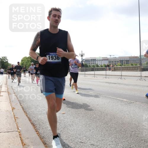 29.06.2025 - hella hamburg halbmarathon Lena Gebhardt http://msf.ph/oto/8420550 29.06.2025 10:05:44 Lombardsbrücke 1936, 3461, 254, 1229, 1448, 1830, 1842, 1863, 1936, 1981, 2288, 2298, 2471, 2540, 2624, 3461, 3578, 3929, 4014, 4169, 4782, 5073, 5762, 6014, 6059, 7741, 8051, 8894, 8909, 9075, 9165, 9339, 9477, 9559, 9680, 9736, 9737, 9738, 9917, 10343, 10694, 10791, 10998, 11784, 11873, 11958, 12557, 13221, 14465, 14642, 15766, 16092, 16441, 16478, 16546, 16687, 16847, 17731, 17740, 17885, 18616, 18617, 18857, 18973, 19034, 19248 meine-sportfotos.de