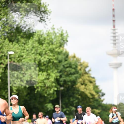 29.06.2025 - hella hamburg halbmarathon Dr. Thomas Lammeyer http://msf.ph/oto/8420580 29.06.2025 10:47:00 Kennedybrücke 1150, 1360, 1656, 1752, 1929, 1994, 2069, 2134, 2401, 2509, 2940, 2941, 3378, 3874, 4092, 4680, 4778, 5403, 5419, 6136, 6440, 6764, 6828, 6837, 7040, 7043, 7260, 7357, 7477, 7515, 7666, 8000, 8014, 8525, 8526, 9644, 9980, 10008, 10532, 10623, 10697, 10734, 10842, 11074, 11075, 11331 meine-sportfotos.de