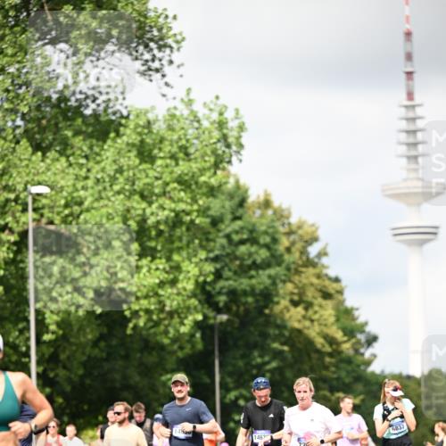 29.06.2025 - hella hamburg halbmarathon Dr. Thomas Lammeyer http://msf.ph/oto/8420602 29.06.2025 10:47:00 Kennedybrücke 1150, 1360, 1656, 1752, 1929, 1994, 2069, 2134, 2401, 2509, 2940, 2941, 3378, 3874, 4092, 4680, 4778, 5403, 5419, 6136, 6440, 6764, 6828, 6837, 7040, 7043, 7260, 7357, 7477, 7515, 7666, 8000, 8014, 8525, 8526, 9644, 9980, 10008, 10532, 10623, 10697, 10734, 10842, 11074, 11075, 11331 meine-sportfotos.de