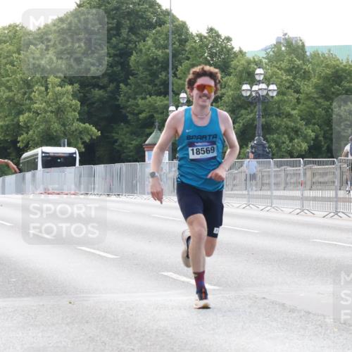 29.06.2025 - hella hamburg halbmarathon Lena Gebhardt http://msf.ph/oto/8420642 29.06.2025 09:42:11 Lombardsbrücke 10, 55, 1411318, 18569, 1241, 2604, 2618, 2892, 4128, 4571, 6559, 7142, 7862, 10485, 11194, 11965, 12067, 12641, 13440, 13751, 13780, 14019, 14107, 14113, 14506, 15253, 16169, 17003, 17752, 18124, 18569, 18897 meine-sportfotos.de