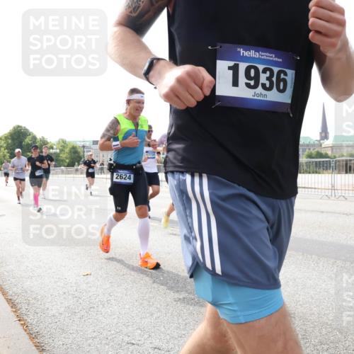 29.06.2025 - hella hamburg halbmarathon Lena Gebhardt http://msf.ph/oto/8420656 29.06.2025 10:05:44 Lombardsbrücke 2624, 17731, 1936, 1229, 1448, 1830, 1842, 1863, 1936, 1981, 2288, 2298, 2471, 2540, 2624, 3461, 3578, 3929, 4014, 4169, 4782, 5073, 5762, 6014, 6059, 7741, 8051, 8894, 8909, 9075, 9165, 9339, 9477, 9559, 9680, 9736, 9737, 9738, 9917, 10343, 10694, 10791, 10998, 11784, 11873, 11958, 12557, 13221, 14465, 14642, 15766, 16092, 16441, 16478, 16546, 16687, 16847, 17731, 17740, 17885, 18616, 18617, 18857, 18973, 19034, 19248 meine-sportfotos.de