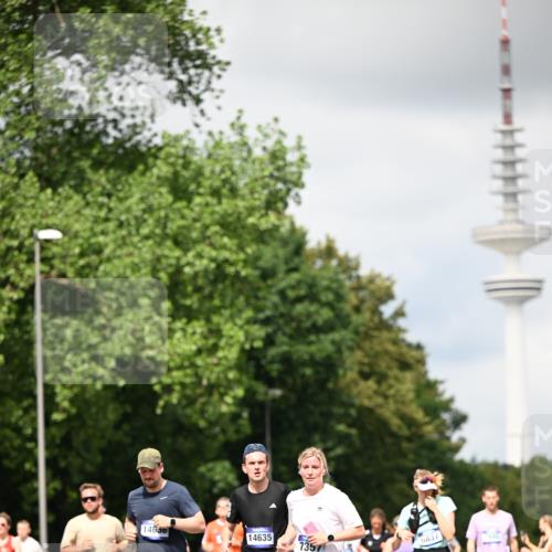 29.06.2025 - hella hamburg halbmarathon Dr. Thomas Lammeyer http://msf.ph/oto/8420657 29.06.2025 10:47:02 Kennedybrücke 1150, 1360, 1656, 1752, 1929, 1994, 2134, 2401, 2509, 2580, 2940, 2941, 3378, 3874, 4092, 4680, 4778, 5403, 5419, 6136, 6440, 6764, 6828, 6837, 7040, 7043, 7260, 7357, 7477, 7515, 7666, 8000, 8161, 8525, 8526, 9644, 9980, 10008, 10623, 10697, 10734, 10842, 11074, 11075, 11331 meine-sportfotos.de