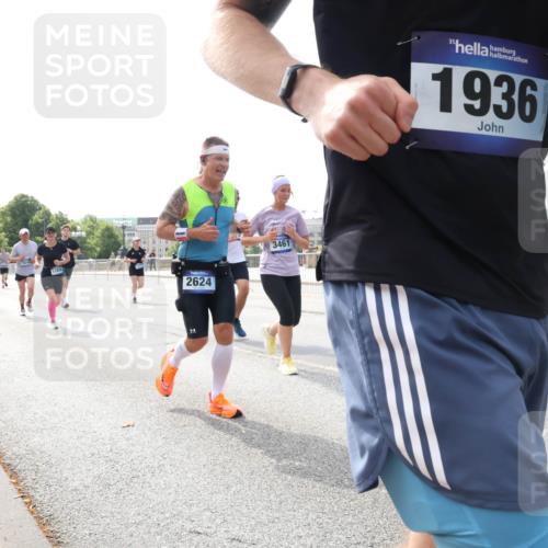 29.06.2025 - hella hamburg halbmarathon Lena Gebhardt http://msf.ph/oto/8420677 29.06.2025 10:05:45 Lombardsbrücke 9339, 2624, 3461, 1936, 1229, 1448, 1830, 1842, 1863, 1936, 1981, 2288, 2298, 2471, 2540, 2624, 3062, 3461, 3578, 3929, 4014, 4169, 4782, 5073, 5762, 6014, 7741, 8051, 8894, 8909, 9075, 9165, 9339, 9477, 9559, 9680, 9736, 9737, 9738, 9917, 10343, 10694, 10791, 10998, 11784, 11873, 11958, 12557, 13042, 13221, 14465, 14642, 15766, 16092, 16441, 16546, 16687, 16847, 17731, 17740, 17885, 18616, 18617, 18857, 18973, 19034, 19248 meine-sportfotos.de