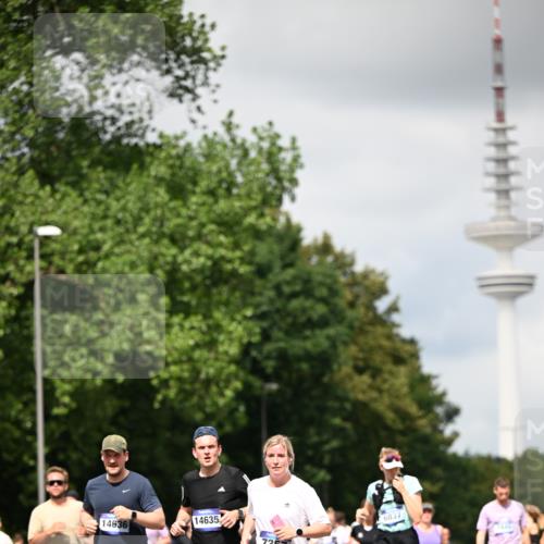 29.06.2025 - hella hamburg halbmarathon Dr. Thomas Lammeyer http://msf.ph/oto/8420685 29.06.2025 10:47:03 Kennedybrücke 1150, 1360, 1656, 1752, 1929, 1994, 2134, 2401, 2509, 2580, 2940, 2941, 3378, 3874, 4092, 4680, 4778, 5403, 5419, 6136, 6440, 6764, 6828, 6837, 7040, 7043, 7260, 7357, 7477, 7515, 7666, 8000, 8161, 8525, 8526, 9644, 9980, 10008, 10623, 10697, 10734, 10842, 11074, 11075, 11331 meine-sportfotos.de