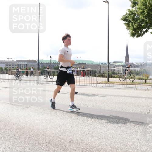 29.06.2025 - hella hamburg halbmarathon Lena Gebhardt http://msf.ph/oto/8420688 29.06.2025 10:27:37 Lombardsbrücke 1747, 2080, 2775, 3389, 4372, 5177, 5285, 5825, 6214, 6259, 7764, 7944, 7978, 8085, 8281, 9688, 10077, 10158, 10412, 10413, 11256, 11766, 12500, 12823, 13043, 13860, 14206, 15607, 15641, 16569, 16804, 16838, 17427, 17791, 18012, 18097, 18301, 18626, 18766 meine-sportfotos.de