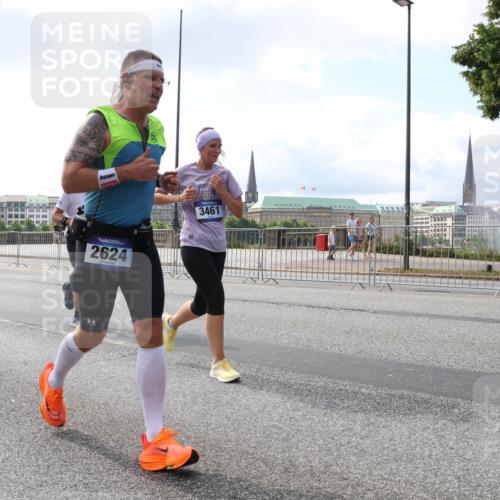 29.06.2025 - hella hamburg halbmarathon Lena Gebhardt http://msf.ph/oto/8420747 29.06.2025 10:05:45 Lombardsbrücke 2624, 17, 3461, 1229, 1448, 1830, 1842, 1863, 1936, 1981, 2288, 2298, 2471, 2540, 2624, 3062, 3461, 3578, 3929, 4014, 4169, 4782, 5073, 5762, 6014, 7741, 8051, 8894, 8909, 9075, 9165, 9339, 9477, 9559, 9680, 9736, 9737, 9738, 9917, 10343, 10694, 10791, 10998, 11784, 11873, 11958, 12557, 13042, 13221, 14465, 14642, 15766, 16092, 16441, 16546, 16687, 16847, 17731, 17740, 17885, 18616, 18617, 18857, 18973, 19034, 19248 meine-sportfotos.de