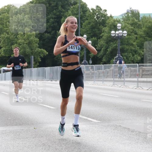 29.06.2025 - hella hamburg halbmarathon Lena Gebhardt http://msf.ph/oto/8420754 29.06.2025 09:42:14 Lombardsbrücke 15253, 2618, 14113, 1241, 2604, 2618, 2892, 4128, 6559, 7142, 7862, 10485, 11965, 12067, 13440, 13751, 14019, 14107, 14113, 14506, 15253, 16169, 17003, 17752, 18124, 18569, 18897 meine-sportfotos.de
