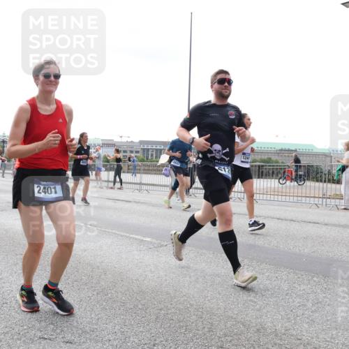 29.06.2025 - hella hamburg halbmarathon Lena Gebhardt http://msf.ph/oto/8420775 29.06.2025 10:42:50 Lombardsbrücke 1734, 2401, 12, 124, 1149, 1150, 1467, 1656, 1788, 1929, 1957, 1964, 1994, 2069, 2103, 2134, 2158, 2267, 2361, 2401, 2450, 2509, 2538, 2580, 2940, 2941, 2971, 3283, 3378, 3518, 3605, 3764, 3874, 4092, 4105, 4334, 4385, 4778, 4891, 5067, 5268, 5403, 5417, 5755, 5810, 5967, 6120, 6764, 7040, 7043, 7260, 7513, 7557, 7666, 8161, 8525, 8526, 8529, 8795, 8816, 8991, 9072, 9304, 9378, 9644, 9980, 10008, 10180, 10454, 10532, 10697, 11142, 11710, 12151, 12441, 13049, 13241 meine-sportfotos.de