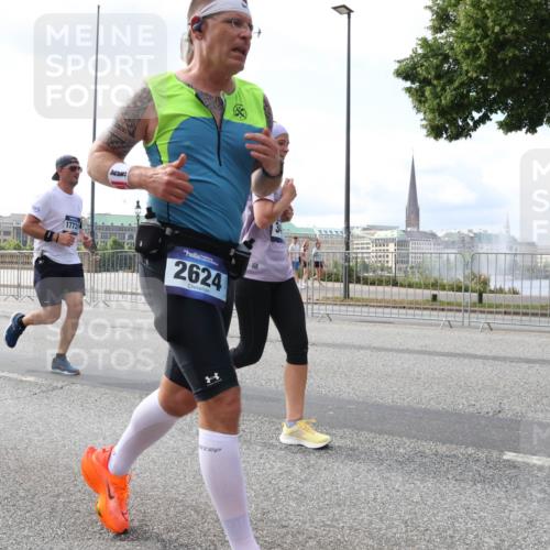 29.06.2025 - hella hamburg halbmarathon Lena Gebhardt http://msf.ph/oto/8420790 29.06.2025 10:05:46 Lombardsbrücke 17731, 2624, 1229, 1448, 1830, 1842, 1863, 1936, 1981, 2288, 2298, 2471, 2540, 2624, 3062, 3461, 3578, 3929, 4014, 4169, 4782, 5073, 5762, 6014, 7741, 8051, 8894, 8909, 9075, 9165, 9339, 9477, 9559, 9680, 9736, 9737, 9738, 9917, 10343, 10694, 10791, 10998, 11784, 11873, 11958, 12557, 13042, 13221, 14465, 14642, 14987, 15766, 16092, 16441, 16546, 16687, 16847, 17731, 17740, 17885, 18616, 18617, 18768, 18857, 18973, 19248 meine-sportfotos.de