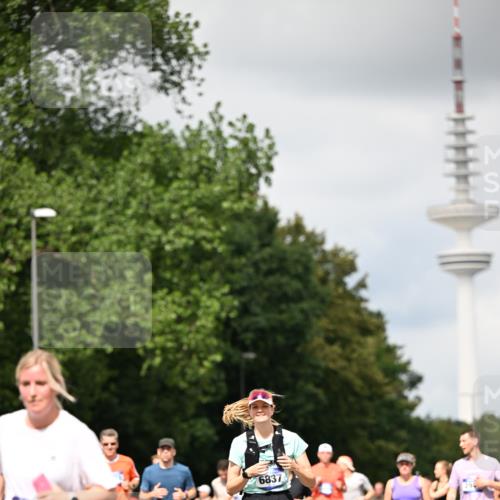 29.06.2025 - hella hamburg halbmarathon Dr. Thomas Lammeyer http://msf.ph/oto/8420807 29.06.2025 10:47:06 Kennedybrücke 1150, 1360, 1656, 1752, 1929, 1994, 2134, 2401, 2450, 2509, 2580, 2940, 2941, 3378, 3874, 4092, 4680, 4778, 5403, 5419, 6136, 6440, 6764, 6828, 6837, 7043, 7260, 7357, 7477, 7515, 7557, 7666, 8000, 8161, 8435, 8525, 8526, 9644, 9980, 10008, 10623, 10697, 10734, 10842, 10899, 11074, 11075, 11331 meine-sportfotos.de