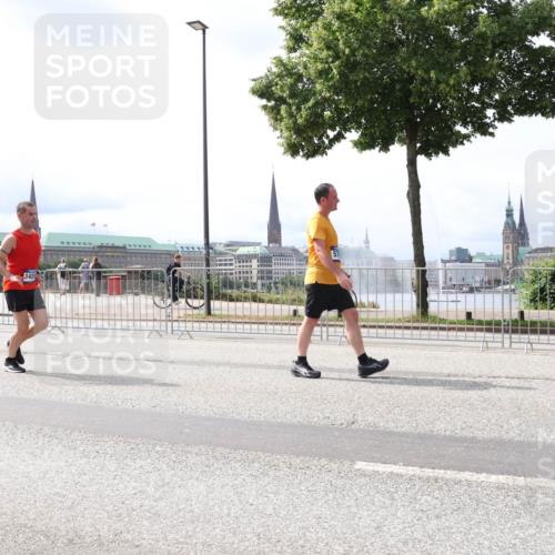 29.06.2025 - hella hamburg halbmarathon Lena Gebhardt http://msf.ph/oto/8420840 29.06.2025 10:27:39 Lombardsbrücke 1420, 1148, 2080, 2775, 3389, 4372, 5177, 5285, 5825, 6214, 6259, 7764, 7944, 7978, 8085, 9567, 9688, 10077, 10158, 10412, 10413, 11256, 11766, 12500, 12823, 13043, 13860, 14206, 15607, 15641, 16569, 16804, 16838, 17427, 17791, 18012, 18097, 18301, 18626, 18766 meine-sportfotos.de