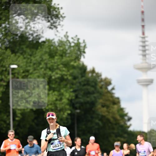 29.06.2025 - hella hamburg halbmarathon Dr. Thomas Lammeyer http://msf.ph/oto/8420853 29.06.2025 10:47:07 Kennedybrücke 1150, 1360, 1656, 1752, 1929, 1994, 2134, 2401, 2450, 2509, 2580, 2940, 2941, 3378, 3874, 4092, 4334, 4778, 5268, 5403, 5419, 6136, 6440, 6764, 6828, 6837, 7043, 7260, 7357, 7477, 7515, 7557, 7666, 8000, 8161, 8435, 8525, 8526, 9644, 9980, 10008, 10623, 10697, 10734, 10899, 11074, 11075, 11331 meine-sportfotos.de