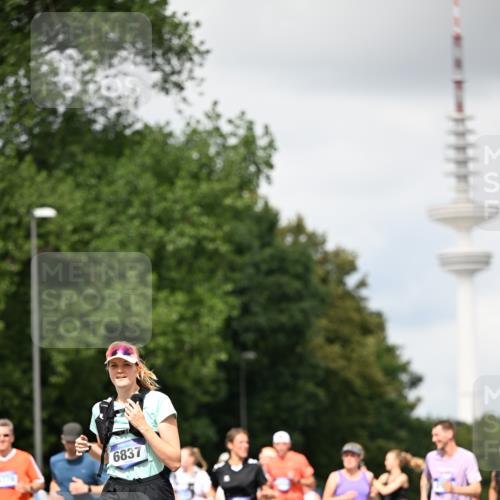 29.06.2025 - hella hamburg halbmarathon Dr. Thomas Lammeyer http://msf.ph/oto/8420876 29.06.2025 10:47:08 Kennedybrücke 1150, 1360, 1656, 1752, 1929, 1994, 2134, 2401, 2450, 2509, 2580, 2940, 2941, 3378, 3874, 4092, 4334, 4778, 4892, 5268, 5403, 5419, 6136, 6440, 6764, 6828, 6837, 7043, 7260, 7357, 7477, 7515, 7557, 7666, 8000, 8161, 8435, 8525, 8526, 9644, 9980, 10008, 10623, 10697, 10734, 10899, 11074, 11075, 11331 meine-sportfotos.de