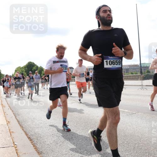 29.06.2025 - hella hamburg halbmarathon Lena Gebhardt http://msf.ph/oto/8420888 29.06.2025 10:18:27 Lombardsbrücke 2335, 6332, 10659, 5909, 1159, 1160, 1234, 1268, 1325, 1554, 1820, 1982, 2087, 2147, 2335, 2634, 2703, 2931, 3125, 3202, 3321, 3482, 3529, 3977, 4123, 4383, 4710, 4738, 4802, 4804, 5049, 5909, 5910, 6270, 6332, 6533, 7094, 7160, 7214, 7454, 7641, 7649, 7838, 7882, 7883, 8067, 8248, 8341, 8665, 9222, 9276, 9505, 9539, 9586, 9658, 9717, 9748, 9834, 9844, 10172, 10332, 10502, 10659, 10687, 10908, 12498, 12541, 12548, 12552, 12703, 13341 meine-sportfotos.de