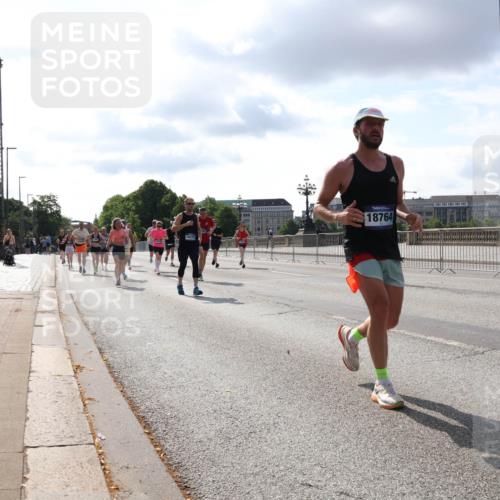 29.06.2025 - hella hamburg halbmarathon Lena Gebhardt http://msf.ph/oto/8420898 29.06.2025 09:51:39 Lombardsbrücke 18764, 10375, 1136, 1520, 1570, 1903, 1912, 1920, 1941, 2653, 2880, 2972, 3437, 3523, 3700, 4297, 4634, 4759, 4843, 4854, 4865, 4991, 4999, 5014, 5129, 5375, 5410, 6490, 6593, 6700, 6721, 6770, 6901, 7092, 7105, 7363, 7378, 7693, 7962, 8074, 8346, 8359, 8871, 8900, 9114, 9262, 9313, 9358, 9364, 9371, 9755, 9885, 10319, 10375, 10480, 10669, 10691, 10934, 11021, 11049, 11417, 11714, 11907, 11959, 12153, 12623, 12711, 14201 meine-sportfotos.de