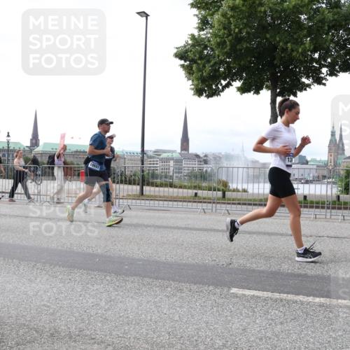 29.06.2025 - hella hamburg halbmarathon Lena Gebhardt http://msf.ph/oto/8420943 29.06.2025 10:42:51 Lombardsbrücke 4092, 10697, 12, 1149, 1467, 1656, 1788, 1929, 1957, 1964, 1994, 2069, 2103, 2134, 2158, 2267, 2361, 2401, 2450, 2509, 2538, 2580, 2940, 2941, 2971, 3074, 3283, 3378, 3518, 3605, 3764, 3874, 4092, 4105, 4334, 4385, 4778, 5067, 5268, 5403, 5417, 5755, 5810, 5967, 6120, 6764, 7040, 7043, 7260, 7513, 7666, 8161, 8184, 8525, 8526, 8529, 8795, 8816, 8991, 9072, 9304, 9378, 9644, 9980, 10008, 10180, 10454, 10532, 10697, 11142, 11710, 12151, 12441, 13049, 13241 meine-sportfotos.de