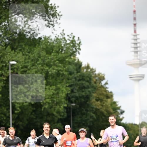 29.06.2025 - hella hamburg halbmarathon Dr. Thomas Lammeyer http://msf.ph/oto/8420963 29.06.2025 10:47:10 Kennedybrücke 1150, 1360, 1656, 1752, 1929, 1994, 2134, 2401, 2450, 2509, 2580, 2940, 2941, 3378, 3874, 4092, 4334, 4778, 4891, 4892, 5268, 5403, 6136, 6440, 6764, 6828, 6837, 7260, 7357, 7477, 7515, 7557, 7666, 8000, 8161, 8435, 8525, 8526, 9980, 10008, 10697, 10734, 10899, 11074, 11075, 11331 meine-sportfotos.de