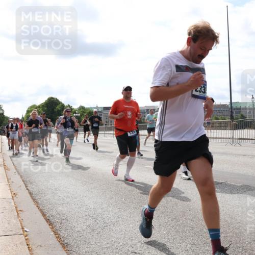 29.06.2025 - hella hamburg halbmarathon Lena Gebhardt http://msf.ph/oto/8420970 29.06.2025 10:18:28 Lombardsbrücke 18807, 922, 73, 5, 433, 1234, 1268, 1325, 1521, 1554, 1820, 1982, 2087, 2147, 2335, 2634, 2703, 2821, 2931, 3125, 3202, 3321, 3482, 3529, 3591, 3592, 3977, 4123, 4383, 4710, 4738, 4802, 4804, 5049, 5909, 5910, 6270, 6332, 6533, 7094, 7160, 7214, 7454, 7641, 7649, 7838, 7882, 7883, 8067, 8248, 8341, 8665, 9222, 9276, 9505, 9539, 9586, 9658, 9717, 9748, 9834, 9844, 10172, 10332, 10502, 10659, 10687, 10908, 12498, 12541, 12548, 12552, 12703, 13341 meine-sportfotos.de