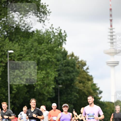 29.06.2025 - hella hamburg halbmarathon Dr. Thomas Lammeyer http://msf.ph/oto/8420975 29.06.2025 10:47:10 Kennedybrücke 1150, 1360, 1656, 1752, 1929, 1994, 2134, 2401, 2450, 2509, 2580, 2940, 2941, 3378, 3874, 4092, 4334, 4778, 4891, 4892, 5268, 5403, 6136, 6440, 6764, 6828, 6837, 7260, 7357, 7477, 7515, 7557, 7666, 8000, 8161, 8435, 8525, 8526, 9980, 10008, 10697, 10734, 10899, 11074, 11075, 11331 meine-sportfotos.de