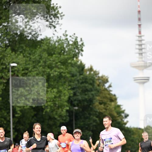 29.06.2025 - hella hamburg halbmarathon Dr. Thomas Lammeyer http://msf.ph/oto/8420990 29.06.2025 10:47:10 Kennedybrücke 1150, 1360, 1656, 1752, 1929, 1994, 2134, 2401, 2450, 2509, 2580, 2940, 2941, 3378, 3874, 4092, 4334, 4778, 4891, 4892, 5268, 5403, 6136, 6440, 6764, 6828, 6837, 7260, 7357, 7477, 7515, 7557, 7666, 8000, 8161, 8435, 8525, 8526, 9980, 10008, 10697, 10734, 10899, 11074, 11075, 11331 meine-sportfotos.de