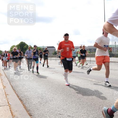 29.06.2025 - hella hamburg halbmarathon Lena Gebhardt http://msf.ph/oto/8421024 29.06.2025 10:18:28 Lombardsbrücke 1325, 1234, 1268, 1325, 1521, 1554, 1820, 1982, 2087, 2147, 2335, 2634, 2703, 2821, 2931, 3125, 3202, 3321, 3482, 3529, 3591, 3592, 3977, 4123, 4383, 4710, 4738, 4802, 4804, 5049, 5909, 5910, 6270, 6332, 6533, 7094, 7160, 7214, 7454, 7641, 7649, 7838, 7882, 7883, 8067, 8248, 8341, 8665, 9222, 9276, 9505, 9539, 9586, 9658, 9717, 9748, 9834, 9844, 10172, 10332, 10502, 10659, 10687, 10908, 12498, 12541, 12548, 12552, 12703, 13341 meine-sportfotos.de