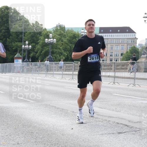 29.06.2025 - hella hamburg halbmarathon Lena Gebhardt http://msf.ph/oto/8421070 29.06.2025 09:42:18 Lombardsbrücke 15253, 2618, 1241, 2604, 2618, 2892, 6559, 7862, 10485, 11965, 13440, 13751, 14019, 14113, 14506, 15253, 16169, 17003, 17752, 18124, 18569, 18897 meine-sportfotos.de