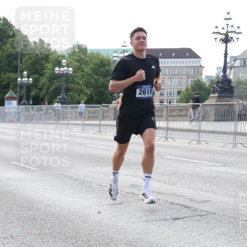 29.06.2025 - hella hamburg halbmarathon Lena Gebhardt http://msf.ph/oto/8421086 29.06.2025 09:42:18 Lombardsbrücke 15253, 2618, 1241, 2604, 2618, 2892, 6559, 7862, 10485, 11965, 13440, 13751, 14019, 14113, 14506, 15253, 16169, 17003, 17752, 18124, 18569, 18897 meine-sportfotos.de