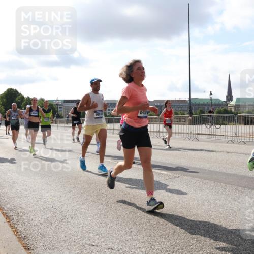 29.06.2025 - hella hamburg halbmarathon Lena Gebhardt http://msf.ph/oto/8421091 29.06.2025 09:51:43 Lombardsbrücke 092, 26, 14861, 15932, 10934, 6490, 12711, 499, 1136, 1312, 1353, 1520, 1569, 1570, 1903, 1912, 1920, 1941, 2653, 2880, 2972, 3437, 3523, 3700, 4297, 4634, 4759, 4843, 4865, 4991, 4999, 5014, 5129, 5375, 5410, 5987, 6490, 6700, 6721, 6770, 7092, 7105, 7185, 7363, 7378, 7693, 7962, 8074, 8346, 8359, 8871, 8900, 9114, 9313, 9358, 9364, 9885, 10319, 10375, 10480, 10669, 10691, 10934, 11021, 11049, 11417, 11714, 11959, 12623, 12711, 14201 meine-sportfotos.de