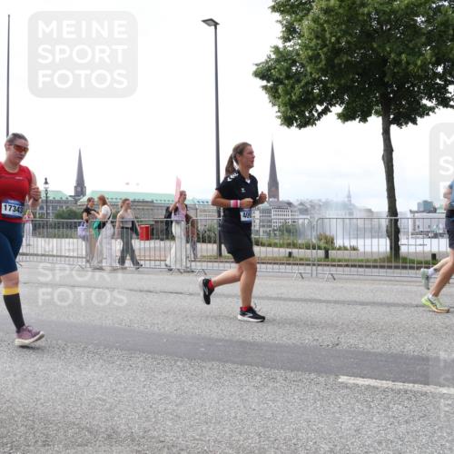 29.06.2025 - hella hamburg halbmarathon Lena Gebhardt http://msf.ph/oto/8421133 29.06.2025 10:42:52 Lombardsbrücke 409, 17343, 1069, 0697, 1149, 1467, 1656, 1788, 1929, 1957, 1964, 1994, 2069, 2103, 2134, 2158, 2267, 2361, 2401, 2450, 2509, 2538, 2580, 2940, 2941, 2971, 3074, 3283, 3378, 3518, 3605, 3764, 3874, 4092, 4105, 4334, 4385, 4778, 5067, 5268, 5403, 5417, 5755, 5967, 6120, 6764, 7040, 7043, 7513, 7666, 8161, 8184, 8525, 8526, 8529, 8795, 8816, 8991, 9072, 9304, 9378, 9644, 9980, 10008, 10180, 10454, 10532, 10697, 11142, 11710, 12151, 12441, 13049, 13241 meine-sportfotos.de