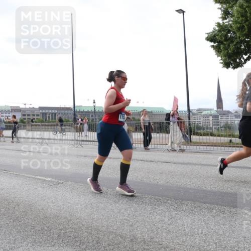 29.06.2025 - hella hamburg halbmarathon Lena Gebhardt http://msf.ph/oto/8421181 29.06.2025 10:42:53 Lombardsbrücke 173, 1149, 1467, 1656, 1788, 1957, 1964, 1994, 2069, 2103, 2134, 2158, 2267, 2361, 2401, 2450, 2509, 2538, 2580, 2940, 2941, 2971, 3074, 3283, 3378, 3518, 3764, 3874, 4092, 4105, 4334, 4385, 4778, 5067, 5268, 5403, 5417, 5610, 5755, 5967, 6120, 6764, 7040, 7043, 7461, 7513, 8161, 8184, 8525, 8526, 8529, 8795, 8816, 8991, 9072, 9304, 9378, 9644, 9980, 10008, 10180, 10454, 10697, 11142, 11710, 12151, 12441, 13049, 13241 meine-sportfotos.de