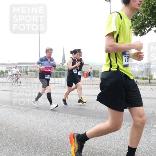 29.06.2025 - hella hamburg halbmarathon Lena Gebhardt http://msf.ph/oto/8421198 29.06.2025 10:52:34 Lombardsbrücke 11974, 181, 152, 112, 769, 1369, 1826, 2146, 2362, 2420, 2528, 2983, 3140, 3227, 3645, 4087, 4273, 4436, 4591, 4729, 4815, 5262, 5360, 6386, 6403, 6404, 6406, 6671, 6985, 7032, 7511, 7690, 7691, 7735, 7737, 7812, 8194, 8196, 8641, 9068, 9070, 9103, 9368, 9731, 10055, 10080, 10296, 10342, 10392, 10600, 10634, 10879, 10884, 10928, 10981, 11084, 11126, 11127, 11297, 11736, 11899, 11974, 12546, 12558, 12994, 14009 meine-sportfotos.de