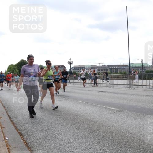 29.06.2025 - hella hamburg halbmarathon Lena Gebhardt http://msf.ph/oto/8421339 29.06.2025 10:42:54 Lombardsbrücke 16612, 2538, 14126, 11710, 1149, 1467, 1656, 1788, 1964, 1994, 2069, 2103, 2134, 2158, 2267, 2361, 2401, 2450, 2509, 2538, 2580, 2940, 2941, 2971, 3074, 3283, 3378, 3518, 3764, 3874, 4092, 4105, 4177, 4334, 4385, 4680, 4778, 5067, 5268, 5403, 5417, 5610, 5755, 5967, 6120, 6764, 7040, 7043, 7461, 7513, 8161, 8184, 8525, 8526, 8529, 8795, 8816, 8991, 9072, 9304, 9378, 9644, 9980, 10008, 10180, 10454, 10697, 11142, 11710, 12151, 12441, 13049, 13241 meine-sportfotos.de