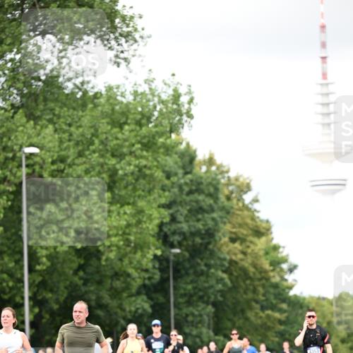 29.06.2025 - hella hamburg halbmarathon Dr. Thomas Lammeyer http://msf.ph/oto/8421352 29.06.2025 10:47:20 Kennedybrücke 1150, 1310, 1360, 1656, 1929, 1994, 2401, 2450, 2509, 2580, 2940, 2941, 3283, 3378, 3764, 3874, 4092, 4334, 4353, 4778, 4891, 4892, 5268, 5403, 5755, 6764, 6837, 7477, 7515, 7557, 8000, 8161, 8233, 8435, 9304, 10008, 10536, 10697, 10734, 10899 meine-sportfotos.de