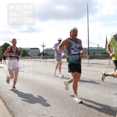 29.06.2025 - hella hamburg halbmarathon Lena Gebhardt http://msf.ph/oto/8421353 29.06.2025 09:51:46 Lombardsbrücke 7406, 18356, 2653, 15932, 1136, 1312, 1353, 1520, 1569, 1570, 1903, 1912, 1920, 1941, 2653, 2880, 2972, 3437, 3523, 3697, 4297, 4634, 4759, 4843, 4865, 4991, 4999, 5014, 5047, 5129, 5375, 5410, 5987, 6490, 6700, 6705, 6770, 7092, 7105, 7185, 7363, 7378, 7962, 8074, 8346, 8359, 8871, 8900, 9114, 9358, 9364, 9885, 10319, 10375, 10480, 10669, 10691, 10934, 10978, 11021, 11049, 11417, 11714, 11959, 12438, 12623, 12711, 14201 meine-sportfotos.de