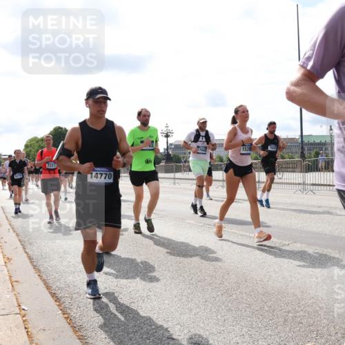 29.06.2025 - hella hamburg halbmarathon Lena Gebhardt http://msf.ph/oto/8421371 29.06.2025 10:18:32 Lombardsbrücke 6270, 3321, 14770, 17048, 1539, 29, 1820, 188, 1234, 1268, 1325, 1521, 1554, 1820, 1982, 2087, 2147, 2335, 2634, 2703, 2781, 2821, 3125, 3202, 3321, 3482, 3529, 3591, 3592, 3977, 4123, 4383, 4710, 4738, 4802, 4804, 5049, 5264, 5834, 5909, 5910, 6270, 6332, 6533, 7121, 7160, 7214, 7454, 7838, 7883, 8067, 8341, 8665, 9222, 9276, 9505, 9539, 9586, 9658, 9748, 9834, 9844, 10172, 10502, 10659, 10687, 10908, 12498, 12541, 12548, 12552, 12703, 13341 meine-sportfotos.de