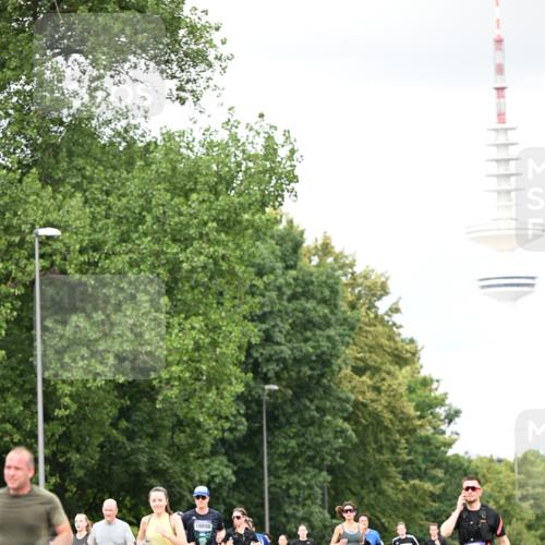 29.06.2025 - hella hamburg halbmarathon Dr. Thomas Lammeyer http://msf.ph/oto/8421406 29.06.2025 10:47:22 Kennedybrücke 1150, 1310, 1360, 1467, 1656, 1929, 1994, 2401, 2450, 2580, 2940, 2941, 3283, 3764, 3874, 4092, 4334, 4353, 4778, 4891, 4892, 5268, 5403, 5755, 6764, 6837, 7477, 7515, 7557, 8000, 8161, 8233, 8435, 9304, 10008, 10536, 10697, 10734, 10899 meine-sportfotos.de