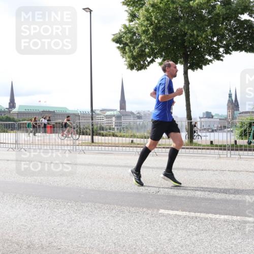 29.06.2025 - hella hamburg halbmarathon Lena Gebhardt http://msf.ph/oto/8421414 29.06.2025 10:27:45 Lombardsbrücke 1148, 2080, 3389, 4372, 5177, 5285, 5825, 5847, 6214, 6632, 7497, 7764, 7978, 8085, 9567, 9688, 10158, 10412, 10413, 11256, 11692, 11739, 11766, 12500, 12780, 12823, 13043, 13860, 14206, 15607, 15608, 16569, 16804, 16838, 17427, 17791, 18012, 18097, 18301, 18626, 18766 meine-sportfotos.de