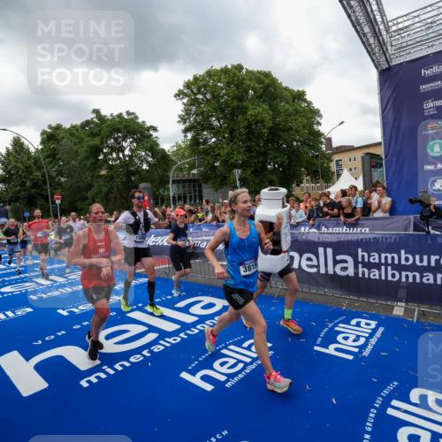 29.06.2025 - hella hamburg halbmarathon Zöllner http://msf.ph/oto/8421442 29.06.2025 10:53:45 Ziel 1502, 2058, 2082, 2518, 2630, 3819, 5399, 6762, 6877, 8285, 8335, 10549, 10895, 11588, 11589, 11604, 12632, 13865, 14702, 14818, 15061, 15441, 16092, 17482, 18143, 18514, 18666, 18715 meine-sportfotos.de