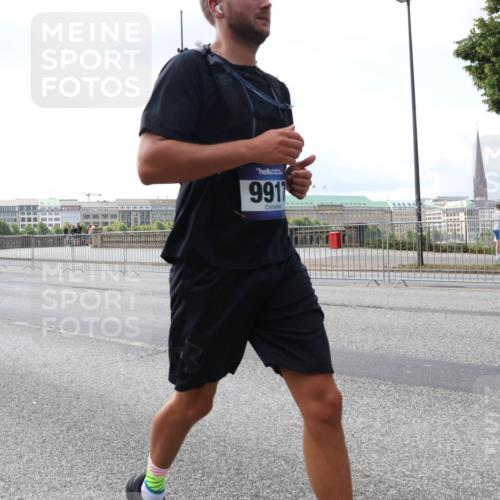 29.06.2025 - hella hamburg halbmarathon Lena Gebhardt http://msf.ph/oto/8421461 29.06.2025 10:05:51 Lombardsbrücke 9917, 1229, 1448, 1830, 1842, 1936, 1981, 2298, 2471, 2540, 2624, 3062, 3461, 3929, 4014, 4169, 4542, 4782, 5073, 5762, 6014, 7741, 8051, 8316, 8894, 8909, 9339, 9477, 9736, 9737, 9738, 9917, 10343, 10791, 10998, 11784, 11873, 11958, 13042, 13054, 14465, 14642, 14987, 15229, 15766, 15772, 16092, 16441, 16546, 16687, 17731, 17740, 17885, 18768, 18857, 18973, 19248 meine-sportfotos.de